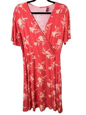 41 Hawthorn Large Red Coral Pink Floral Wrap Dress